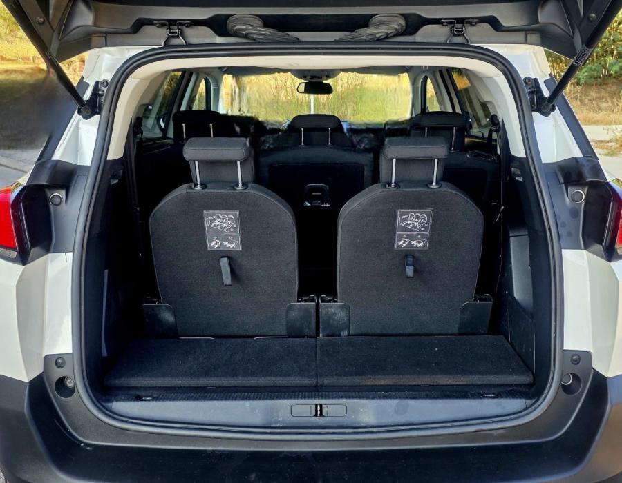 PEUGEOT 5008